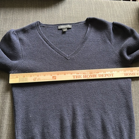 Ann Taylor Navy Blue V-Neck Sweater Size Small - Picture 6 of 10